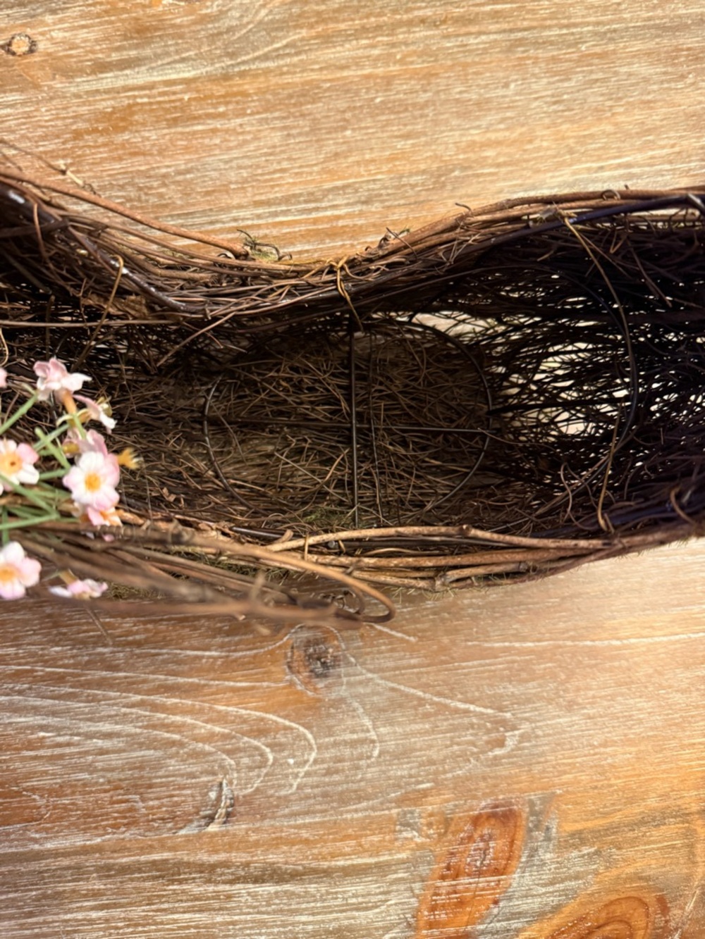 RUSTIC FARMHOUSE WOVEN MOSS & FLORAL HANGING BASKET - Picture 7 of 7